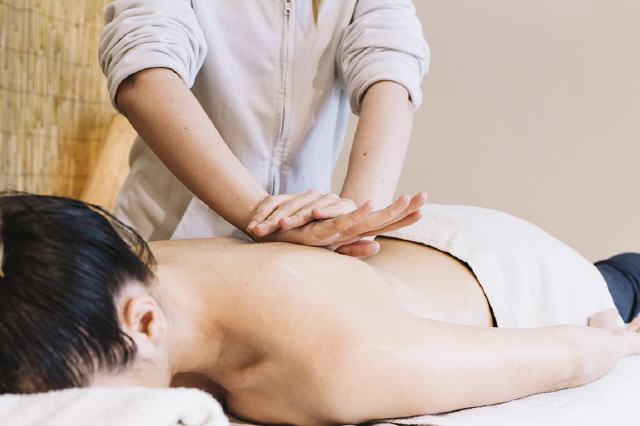 Über Atemtechniken, die während der Massage helfen